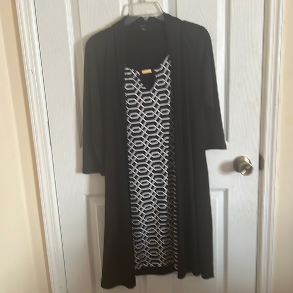 Black and white printed dress size small, in very good condition.